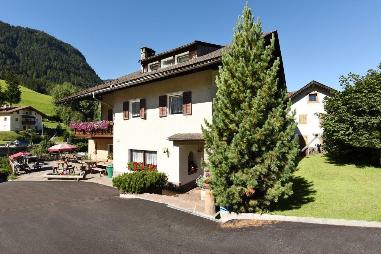 Hotel Garni Vanadis St. Ulrich in Gröden Exterior foto